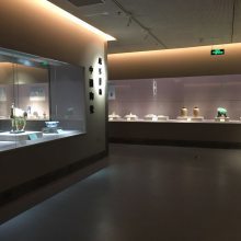 專業展覽展柜定制與安裝 連接藝術與觀眾的無形橋梁